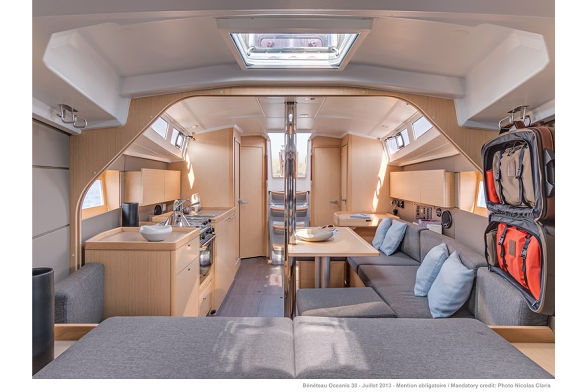 Oceanis 38 (2015) Martine - d